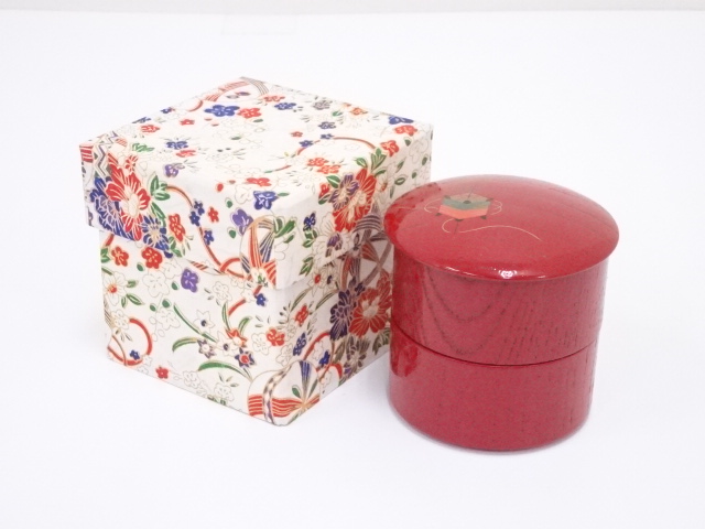 朱漆塗糸巻図二段蓋物